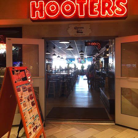 Hooters, Atlantic City .